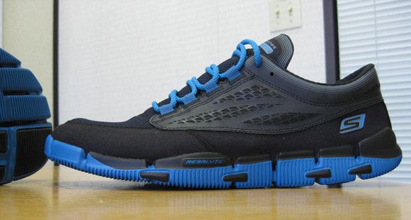 Skechers GObionic - Side View