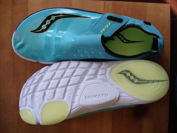 Sauctony Hattori - Top and Bottom Saucony Hattori - Top and Bottom